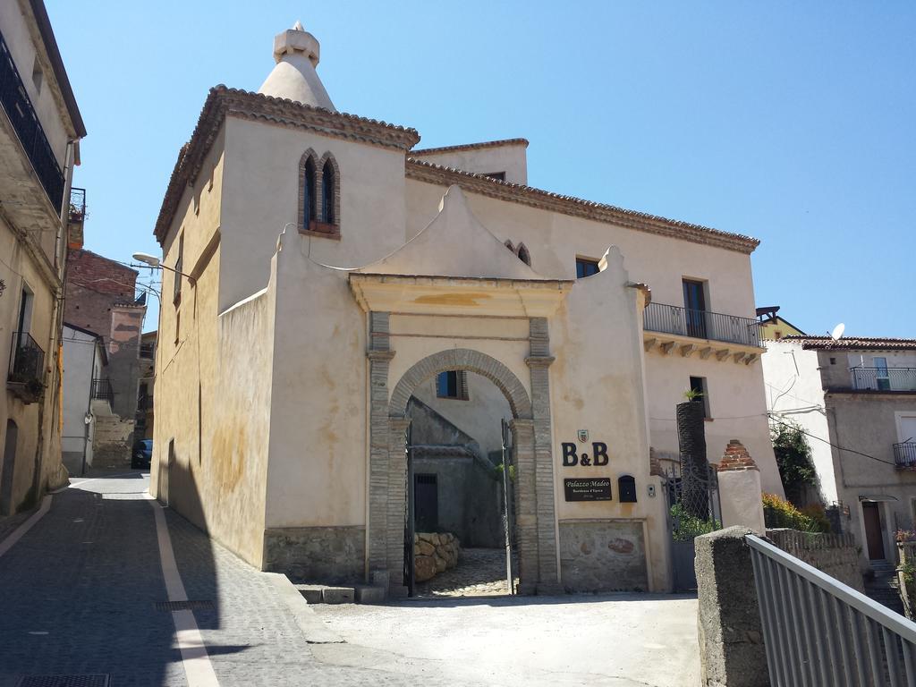 לינה וארוחת בוקר Crosia Palazzo Madeo - Residenza D'Epoca מראה חיצוני תמונה