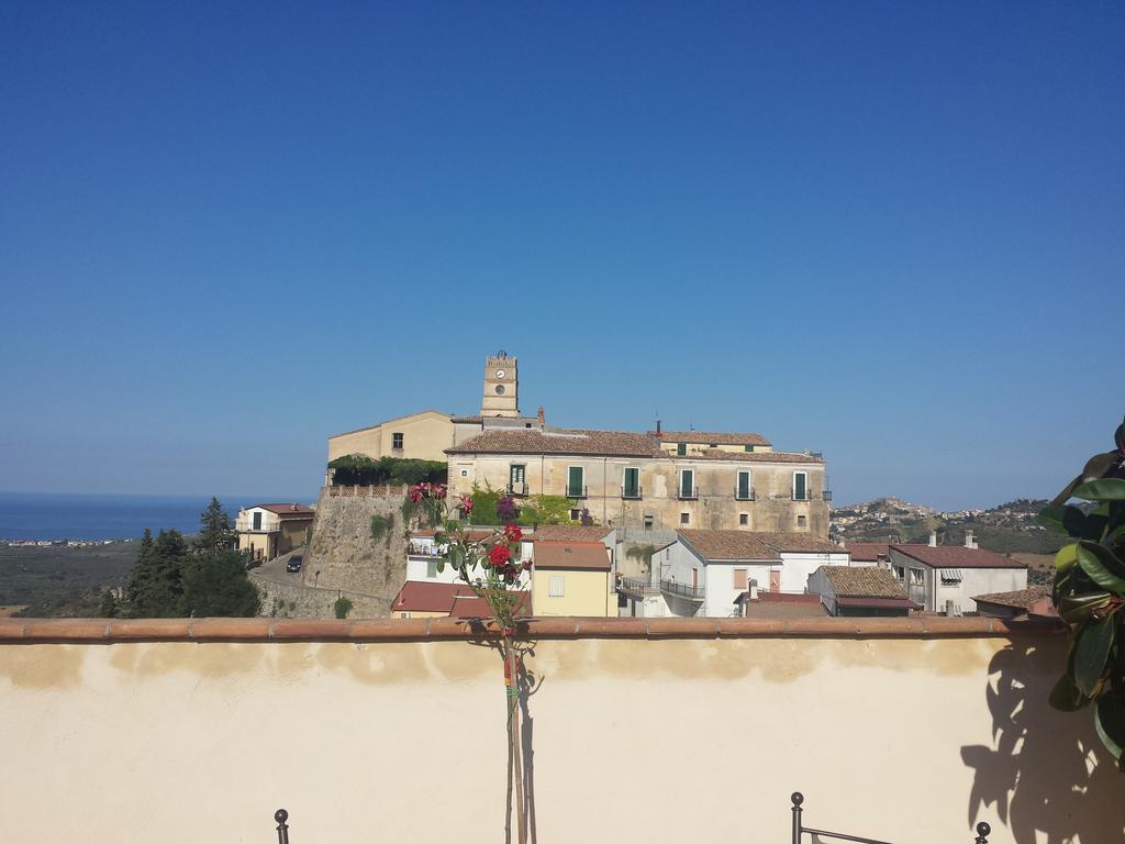 לינה וארוחת בוקר Crosia Palazzo Madeo - Residenza D'Epoca מראה חיצוני תמונה
