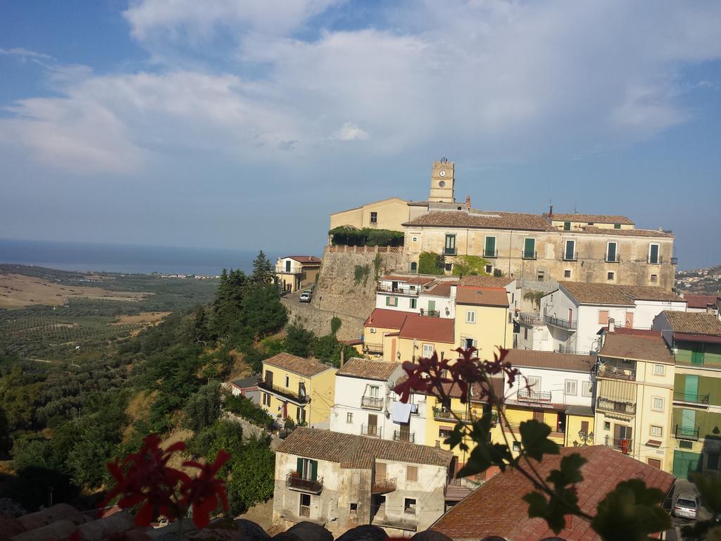 לינה וארוחת בוקר Crosia Palazzo Madeo - Residenza D'Epoca מראה חיצוני תמונה