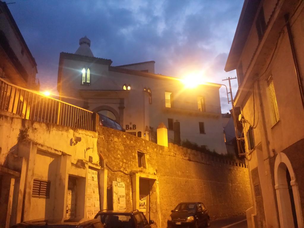 לינה וארוחת בוקר Crosia Palazzo Madeo - Residenza D'Epoca מראה חיצוני תמונה