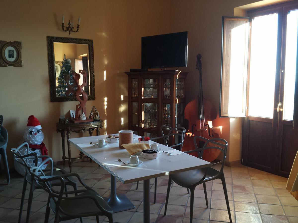 לינה וארוחת בוקר Crosia Palazzo Madeo - Residenza D'Epoca מראה חיצוני תמונה