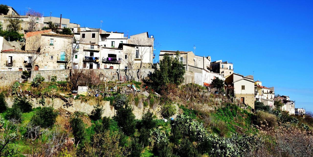 לינה וארוחת בוקר Crosia Palazzo Madeo - Residenza D'Epoca מראה חיצוני תמונה
